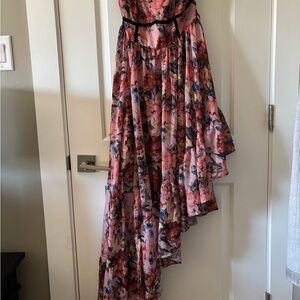 Vice Promesa Asymmetrical Floral Dress